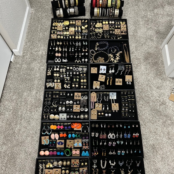BEAUTIFUL JEWELRY FROM AUCTIONS AND ESTATE SALES!!!